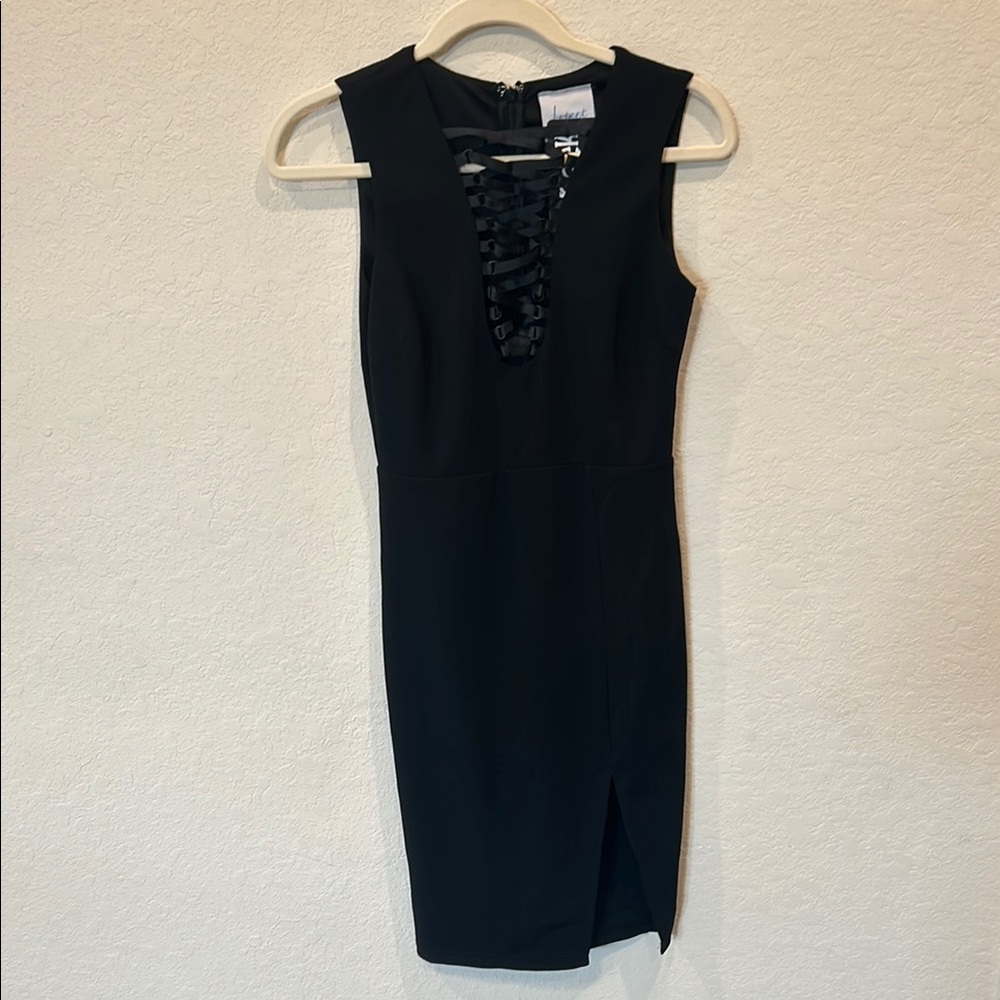 Elegant Black Sleeveless Dress